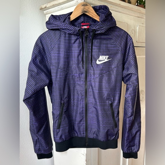 🔥Nike | Women’s black/purple patterned zip front red label windbreaker hoodie, S - Picture 5 of 12